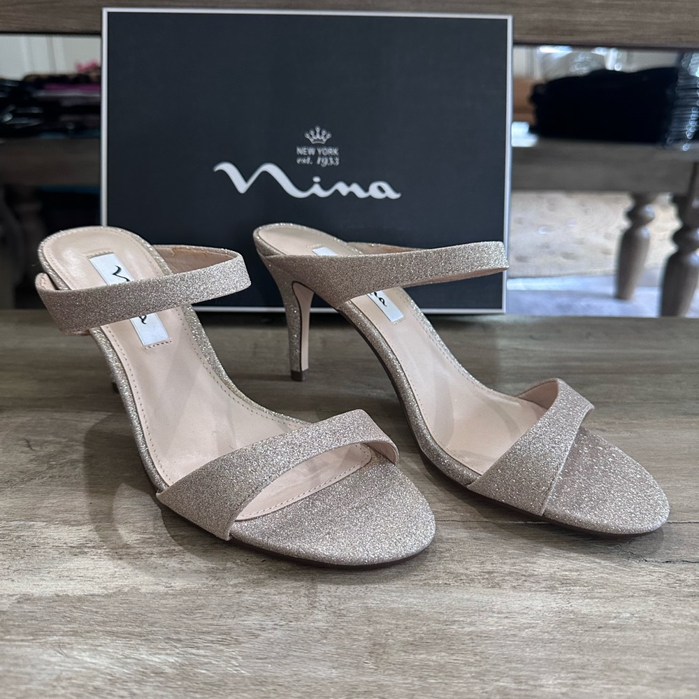 Nina 2 band dress slide. Sand/gold glitter size 8.5